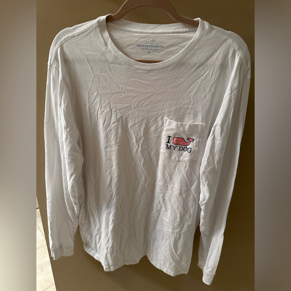 Long Sleeve Vineyard Vines “I Love My Dog” shirt. Size L. Barely worn